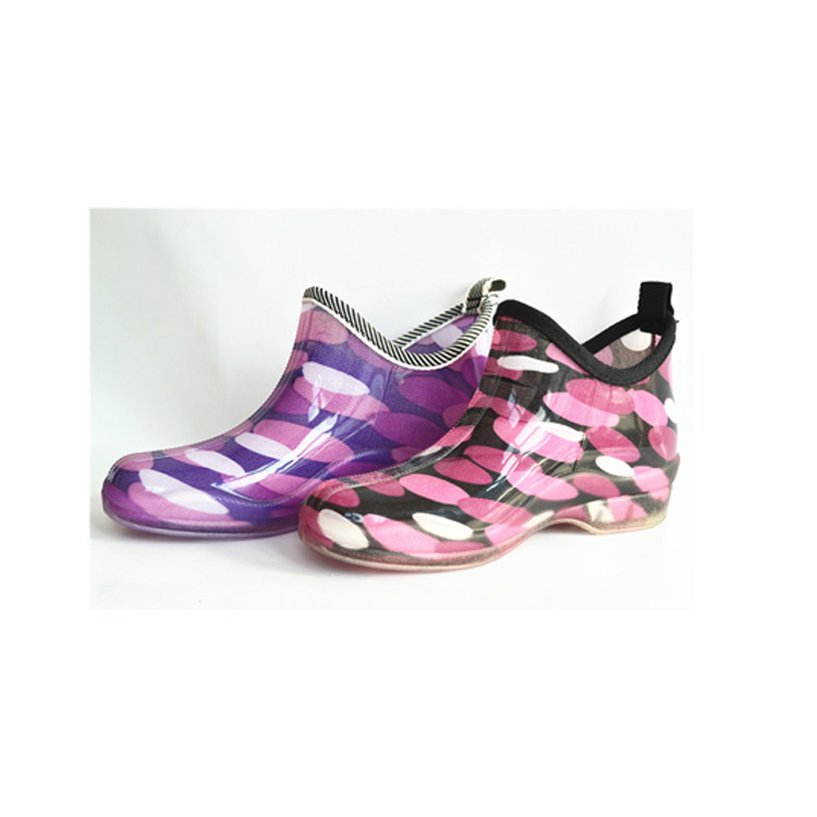 COMFORTABLE WATERPROOF PLASTIC RAIN SHOE NEOPRENE GUMBOOTS WOMEN GARDEN WATER BOOTS China Fire Extinguisher safety shoes manufacture