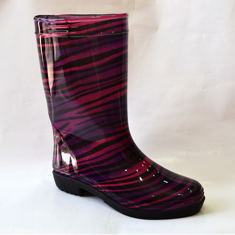 WHOLESALE CHEAP COLOURFUL PATTERN PVC RAIN HORSE GUMBOOTS WITH STEEL TOWTEEL TOE FOR WOMEN