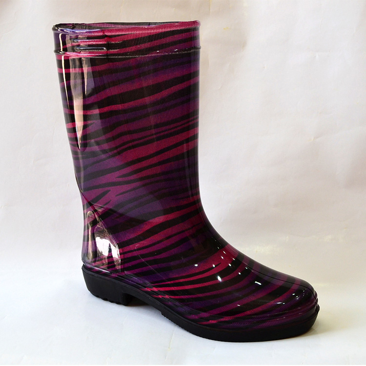 WHOLESALE CHEAP COLOURFUL PATTERN PVC RAIN HORSE GUMBOOTS WITH STEEL TOWTEEL TOE FOR WOMEN China Fire Extinguisher safety shoes manufacture